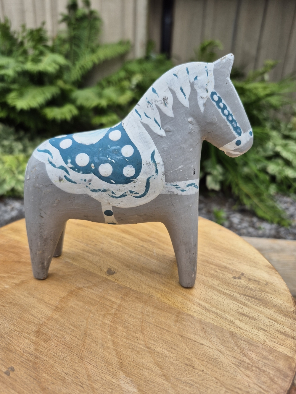 Foreside Home Distressed Dala Horse Wooden Figurine Folk Art Decor